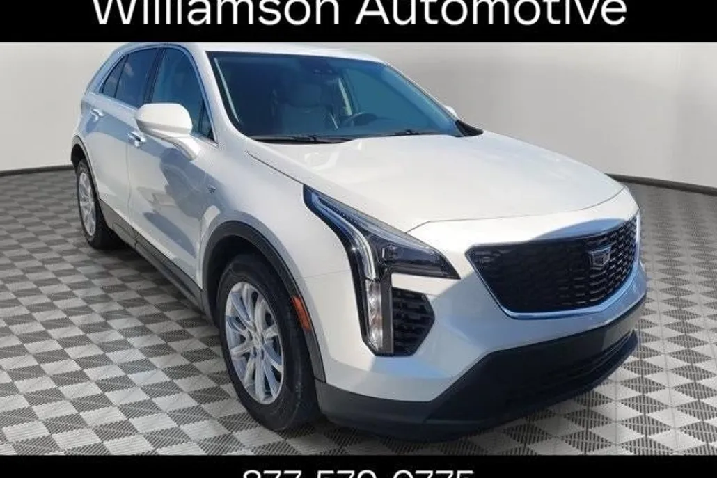 2023 Cadillac XT4 Luxury photo 1