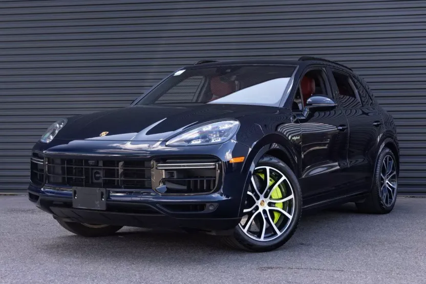 2021 Porsche Cayenne Turbo S E-Hybrid photo 1