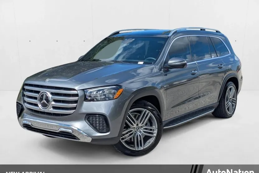 2025 Mercedes Benz GLS 450 4MATIC photo 1