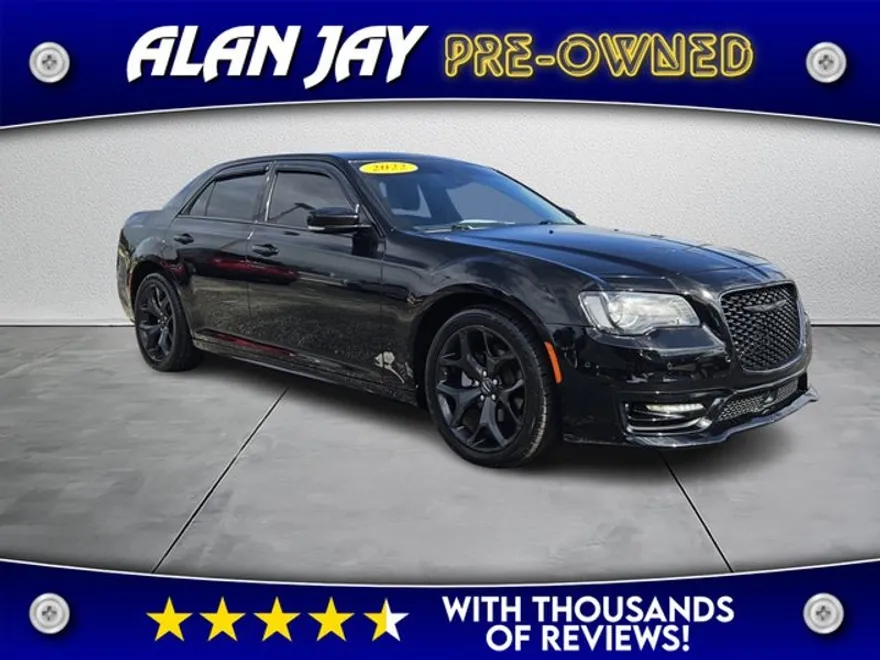 2022 Chrysler 300 Touring L photo 1