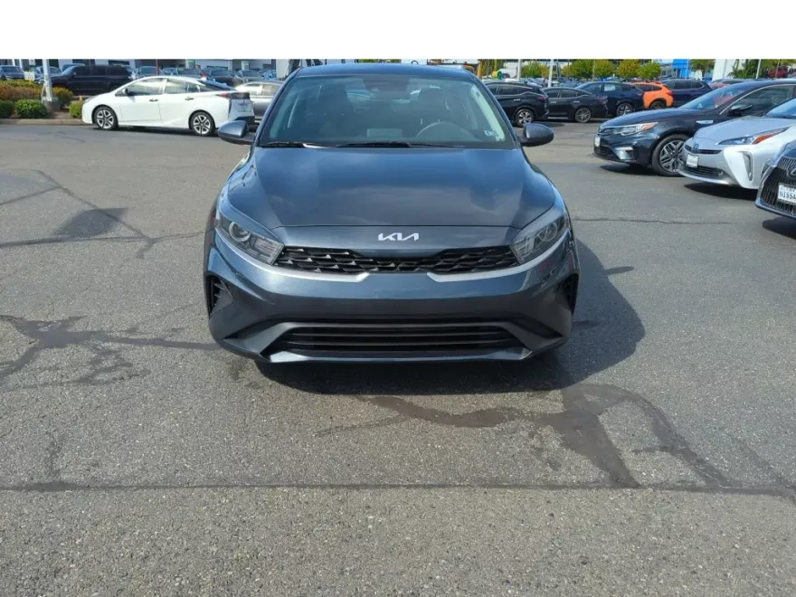 2022 Kia Forte LXS photo 1