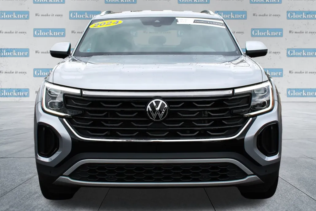 2024 Volkswagen Atlas Cross Sport SE Technology photo 1