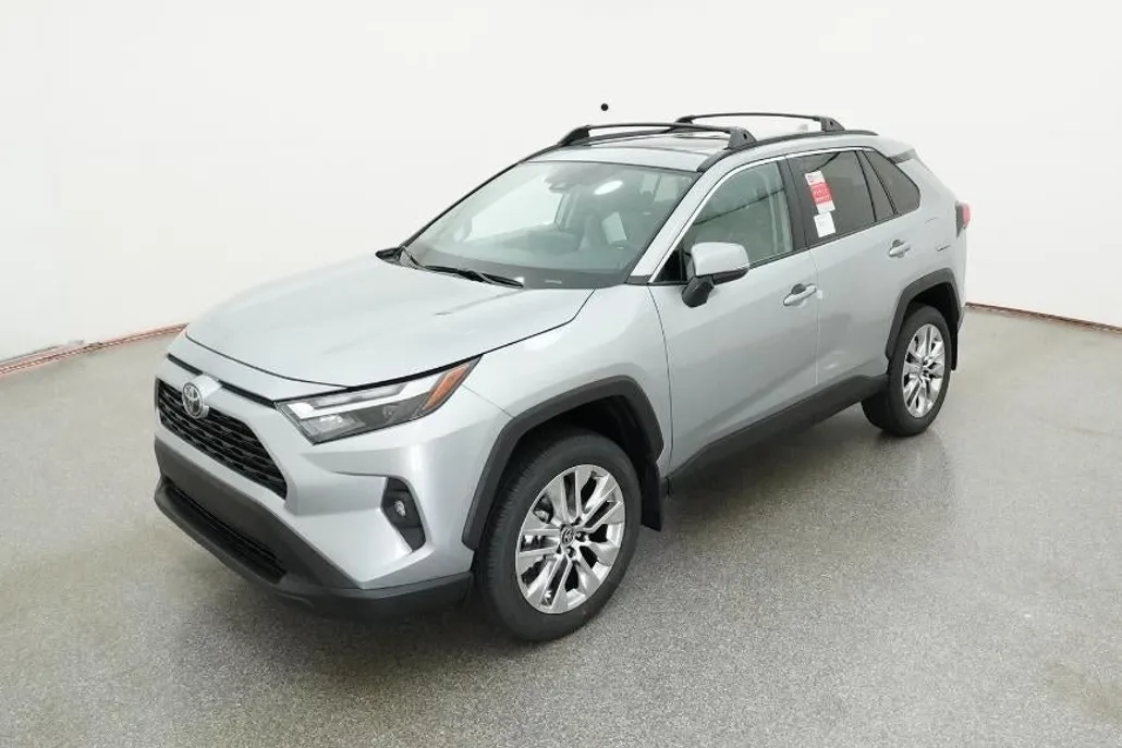 2025 Toyota RAV4 XLE Premium photo 1