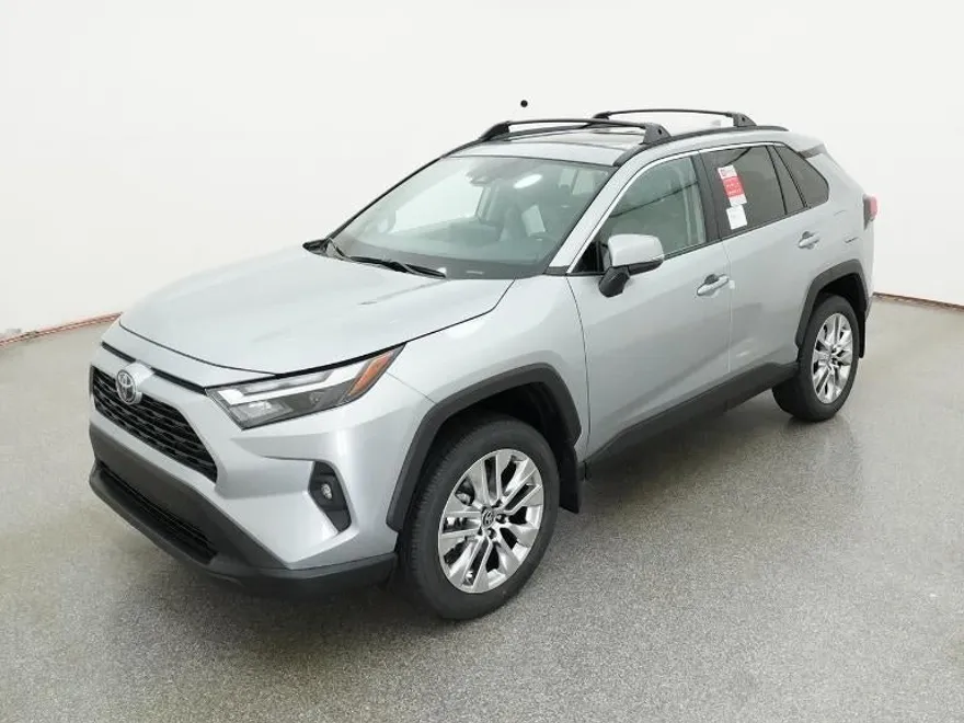 2025 Toyota RAV4 XLE Premium photo 1