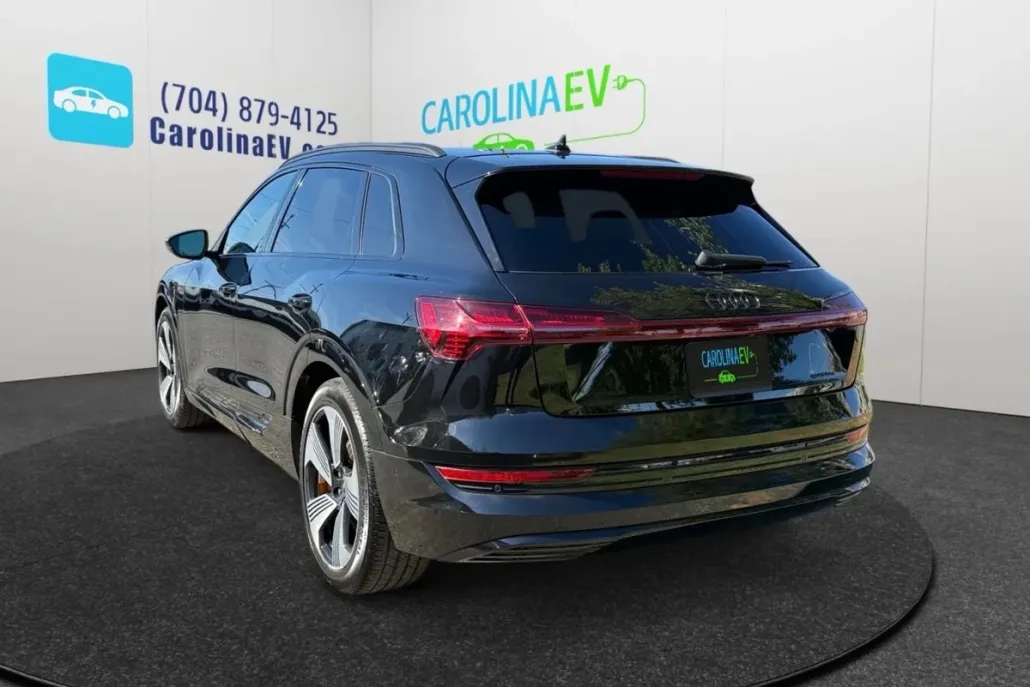 2022 Audi e-tron Premium Plus photo 1