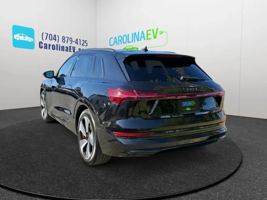 2022 Audi e-tron Premium Plus photo 1