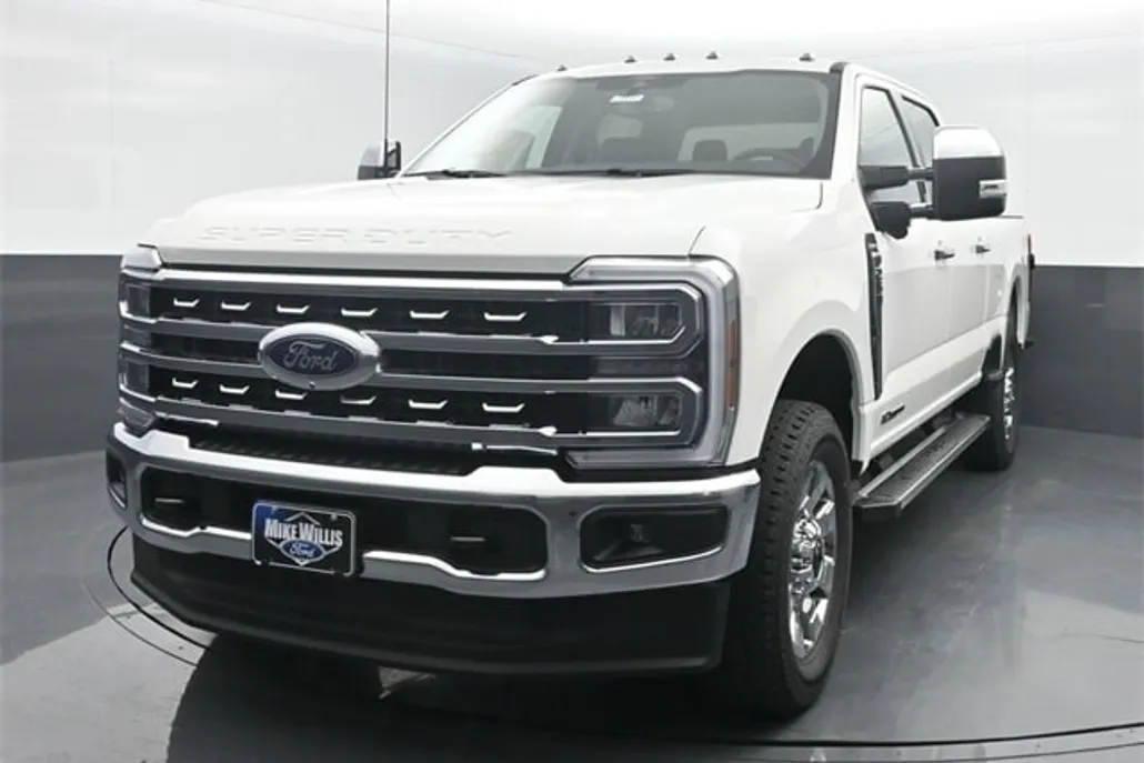 2026 Ford F-250 Lariat photo 1