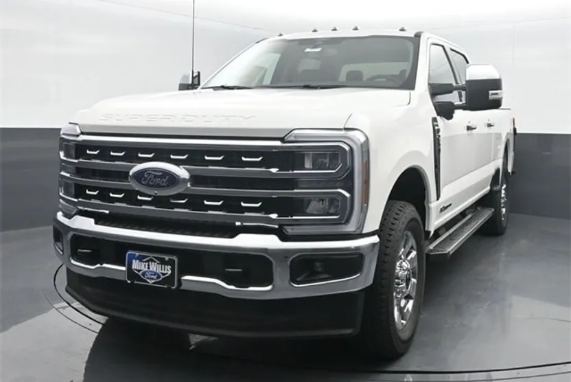 2026 Ford F-250 Lariat photo 1