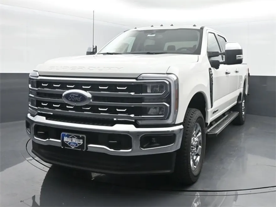 2026 Ford F-250 Lariat photo 1