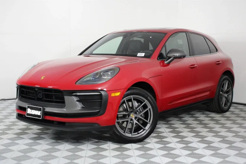 2025 Porsche Macan T photo 1