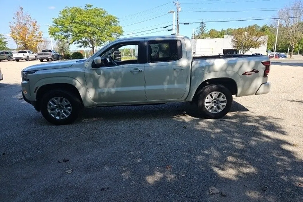 2022 Nissan Frontier SV photo 1