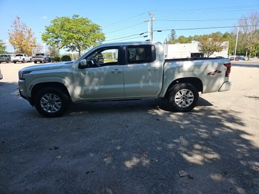 2022 Nissan Frontier SV photo 1