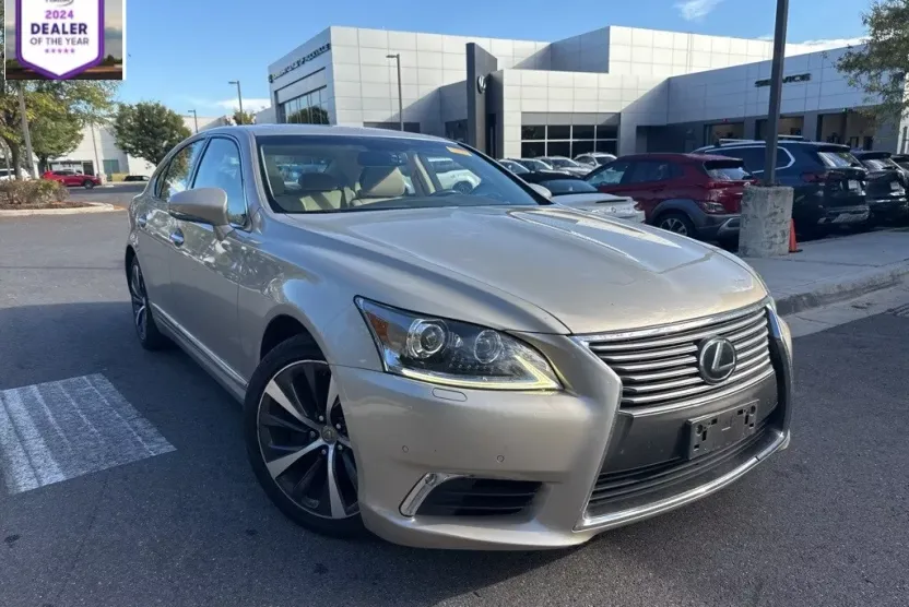 2017 Lexus LS 460 photo 1