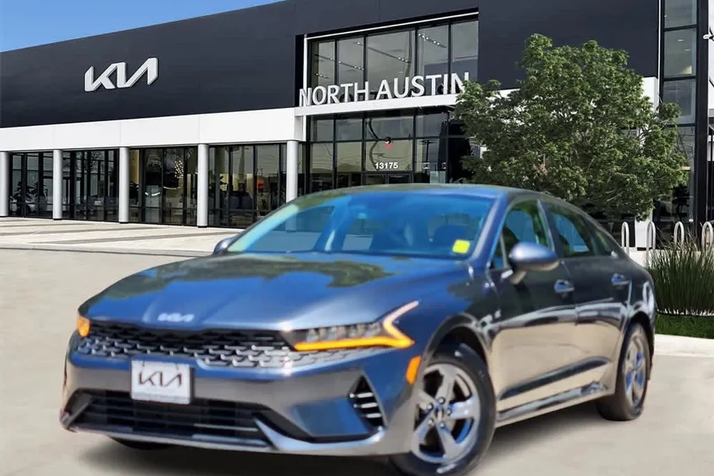 2023 Kia K5 LXS photo 1