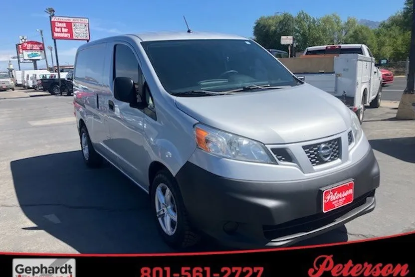 2017 Nissan NV200 S photo 1