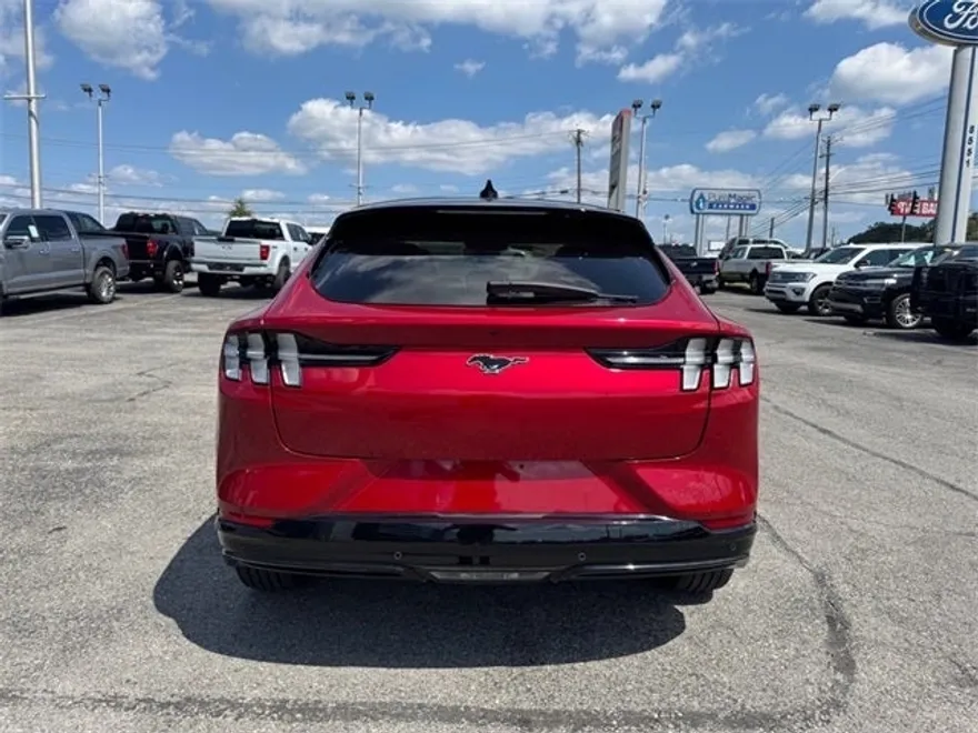 2021 Ford Mustang Mach-E Premium photo 5