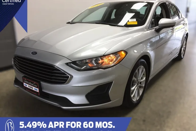 2019 Ford Fusion SE photo 1