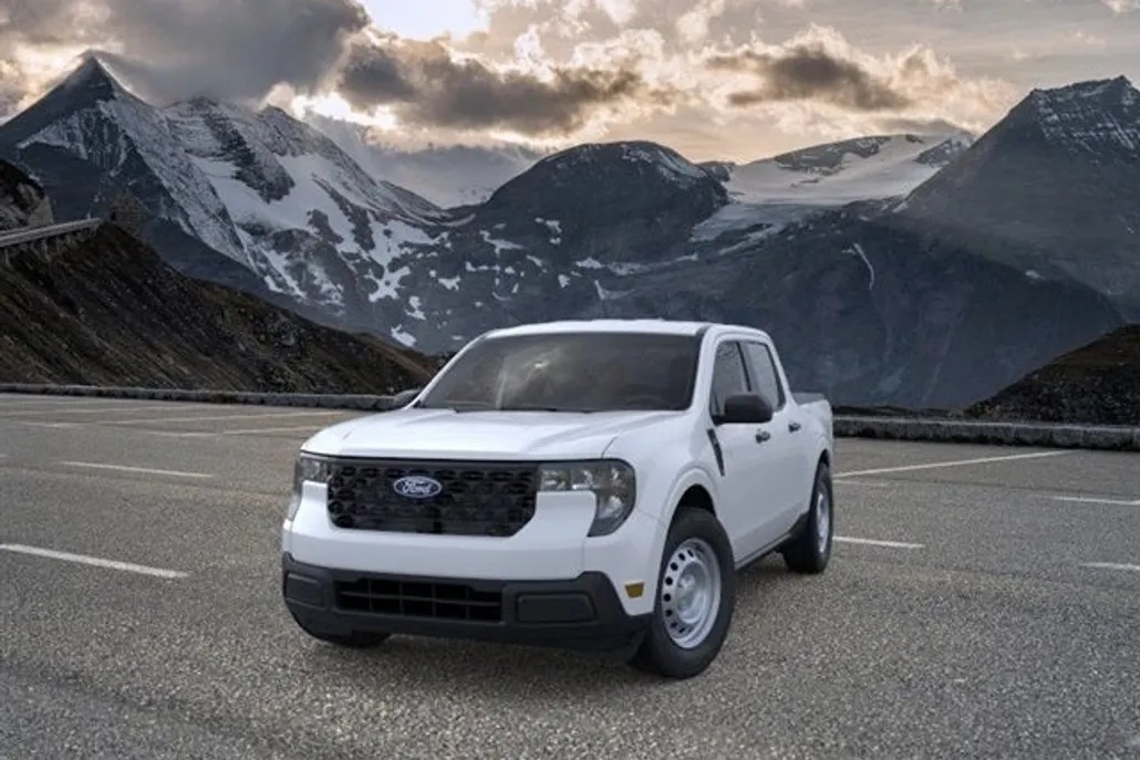 2025 Ford Maverick XL photo 1