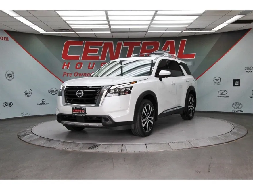 2025 Nissan Pathfinder Platinum photo 1