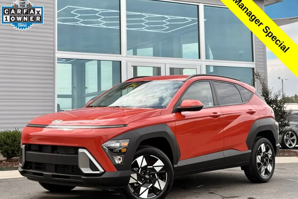 2025 Hyundai Kona SEL photo 1