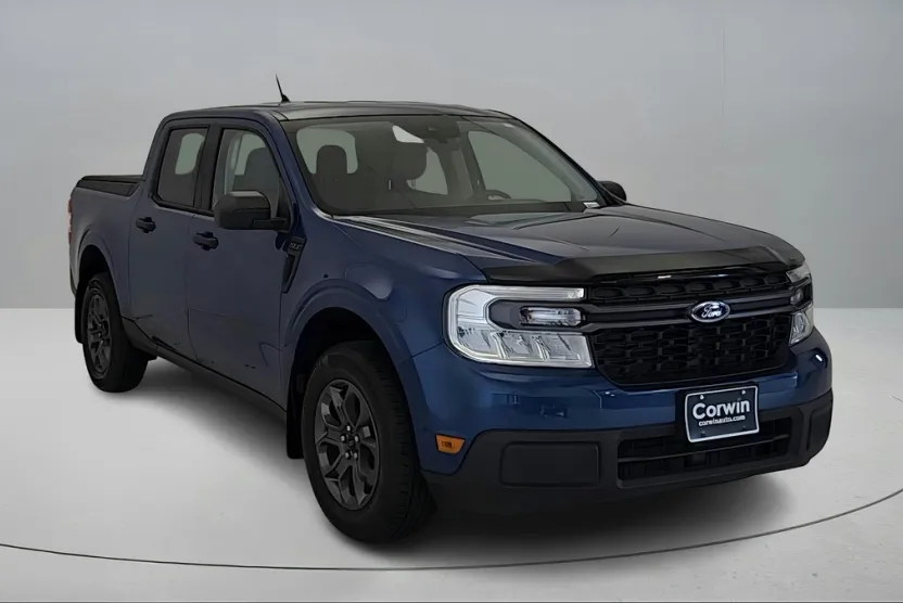 2023 Ford Maverick XLT photo 1