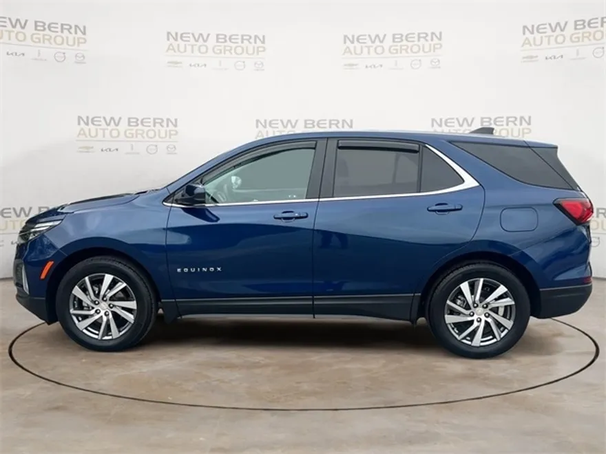 2022 Chevrolet Equinox LT photo 1