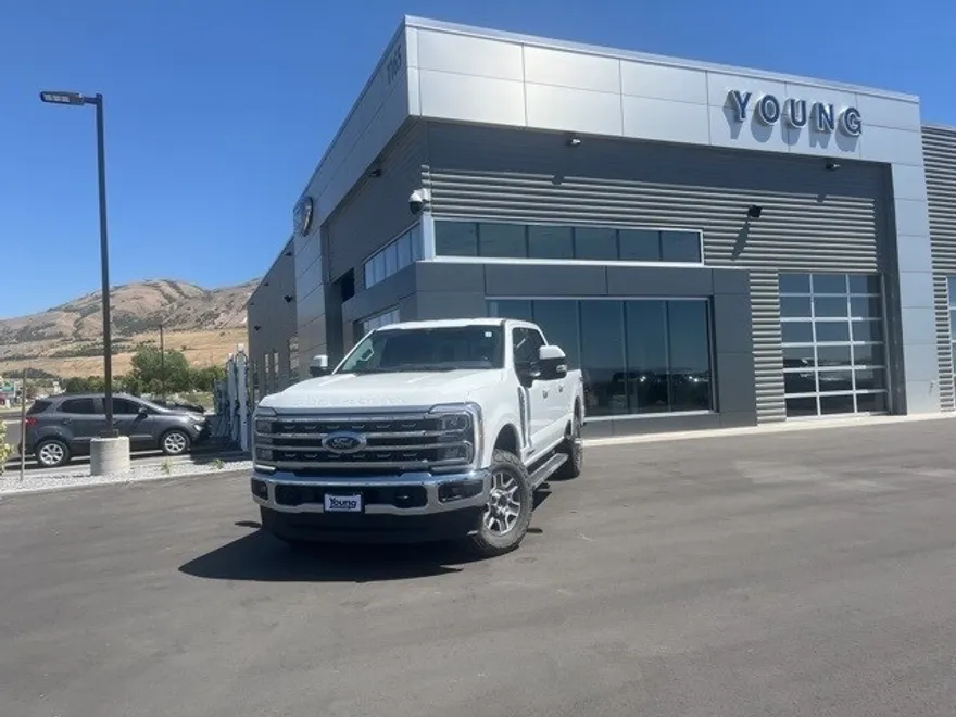 2023 Ford F-350 Lariat photo 1