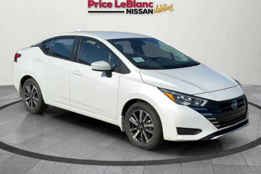 2025 Nissan Versa SV photo 1