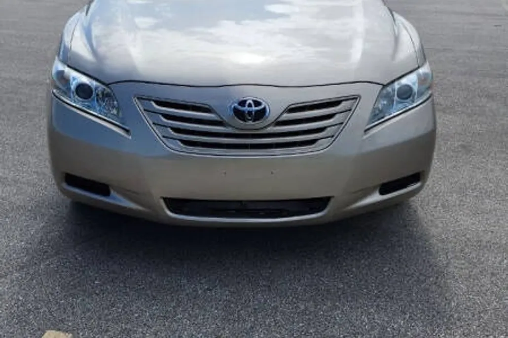 2007 Toyota Camry LE photo 1