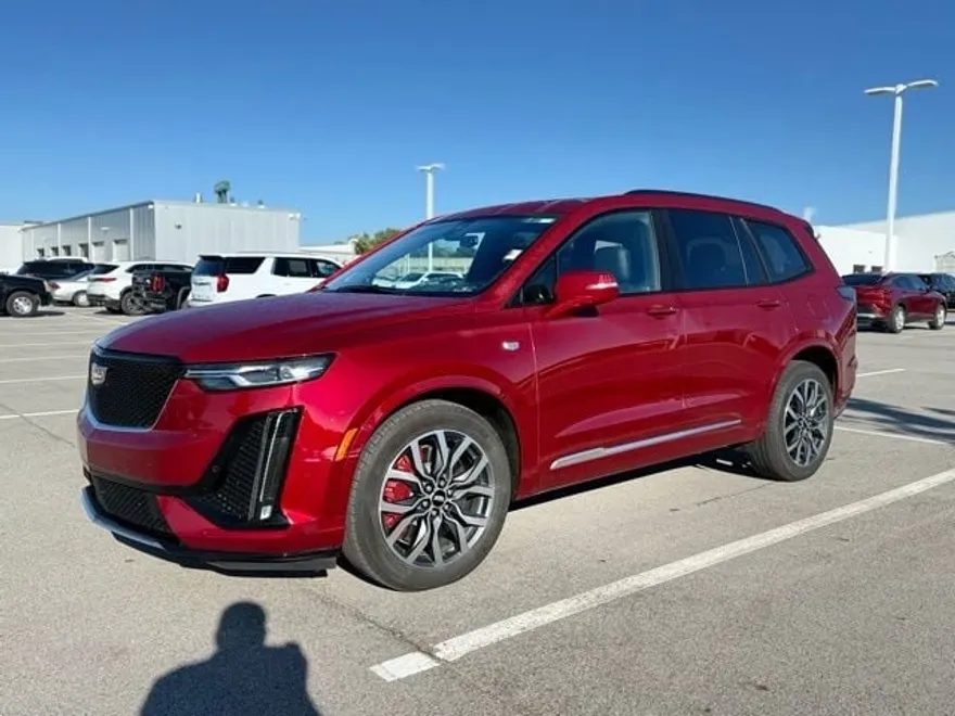 2023 Cadillac XT6 Sport photo 1