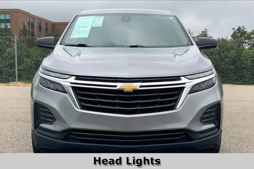 2023 Chevrolet Equinox LS photo 1