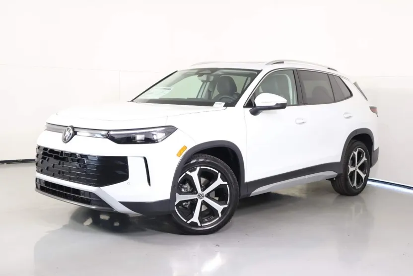2025 Volkswagen Tiguan SE photo 1