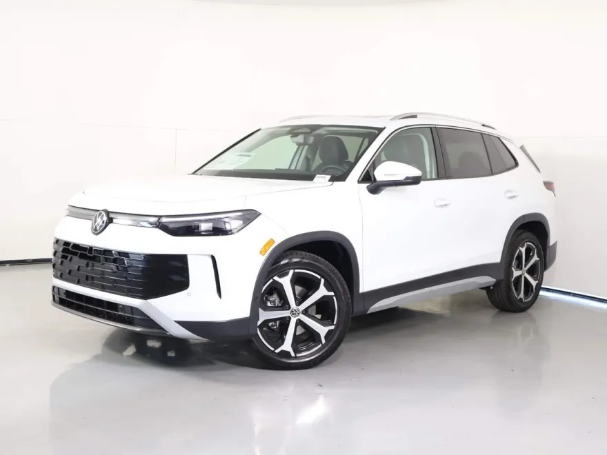 2025 Volkswagen Tiguan SE photo 1