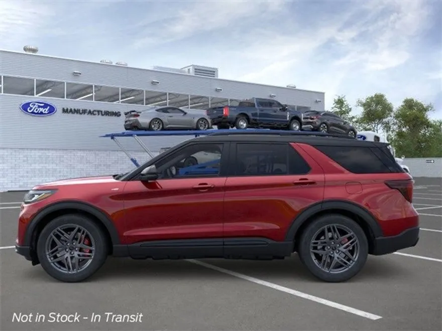 2025 Ford Explorer ST-Line photo 1