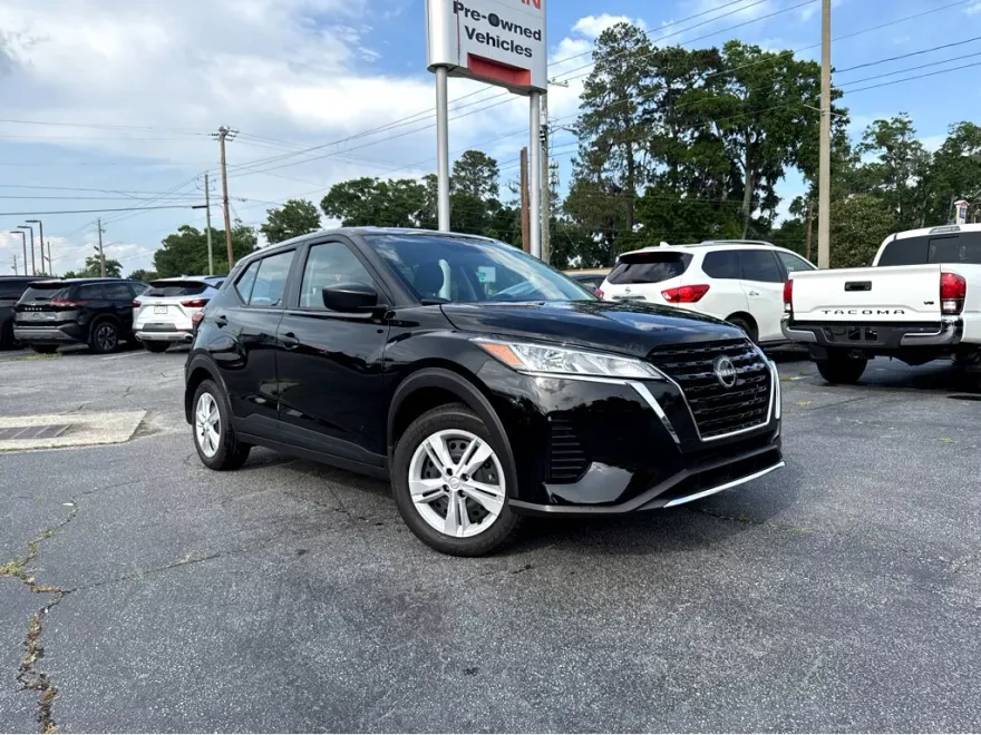2024 Nissan Kicks S photo 1