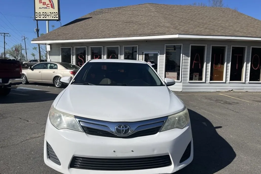 2012 Toyota Camry L photo 1