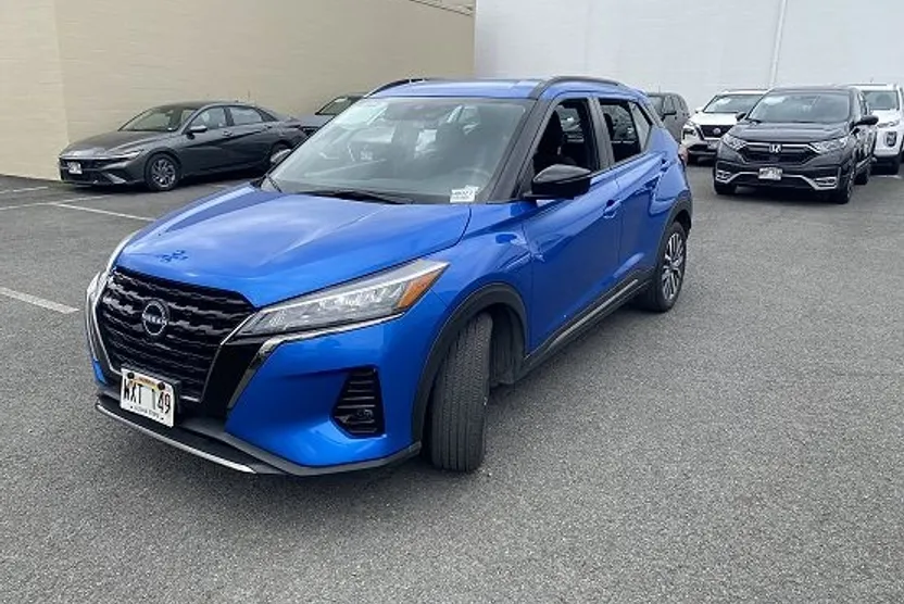 2024 Nissan Kicks SR photo 1