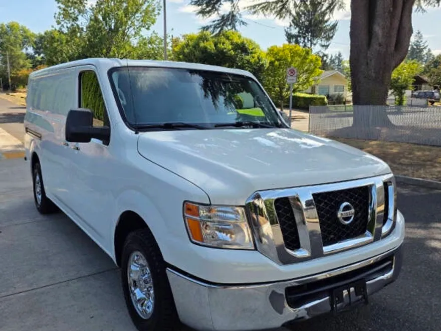 2018 Nissan NV2500 HD SL photo 1