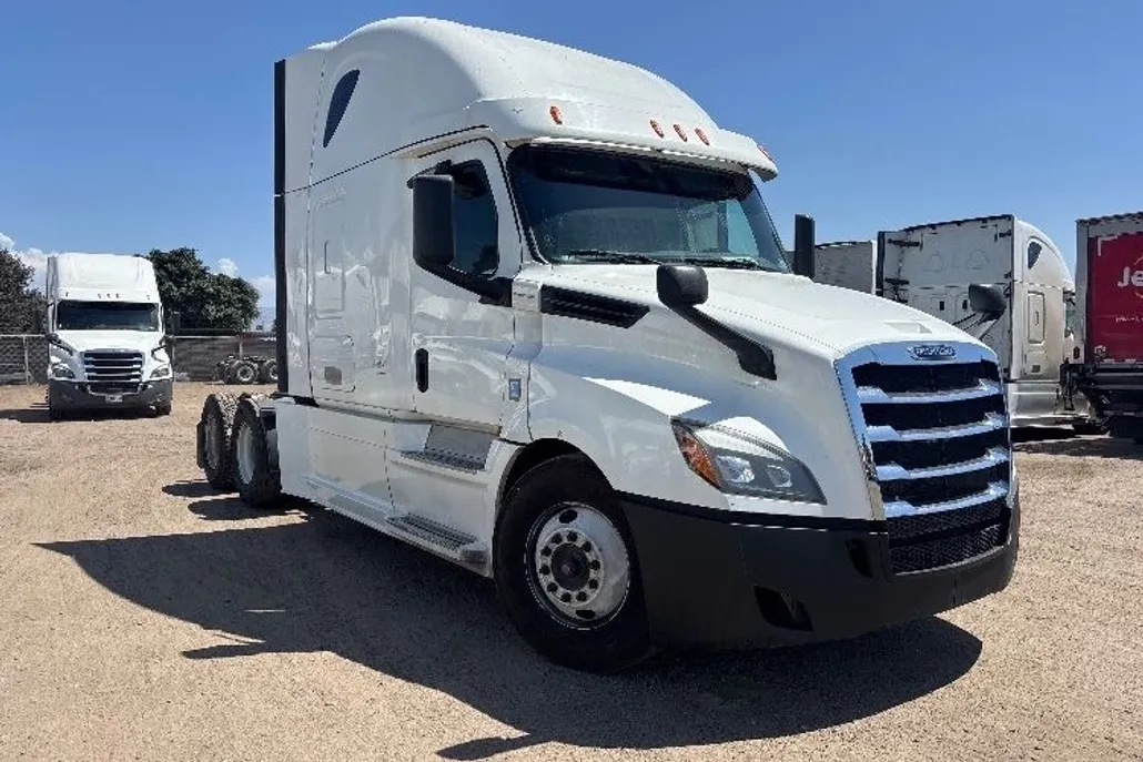 2020 Freightliner Cascadia 126" Sleeper Cab photo 1