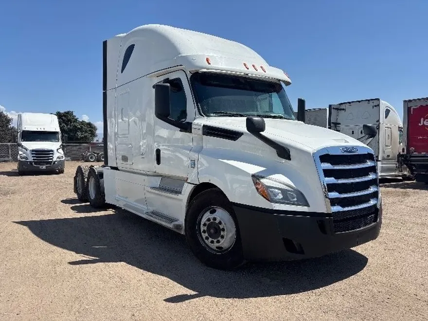 2020 Freightliner Cascadia 126" Sleeper Cab photo 1