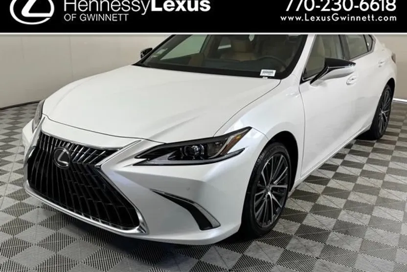 2025 Lexus ES 300h photo 1
