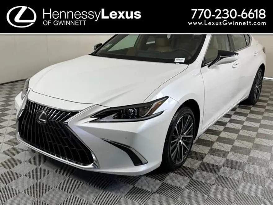 2025 Lexus ES 300h photo 1