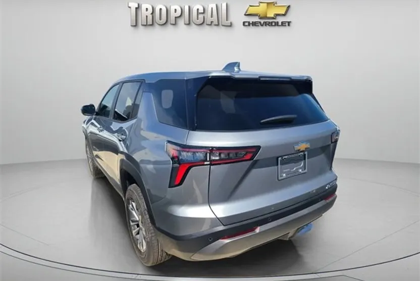 2026 Chevrolet Equinox LT photo 1