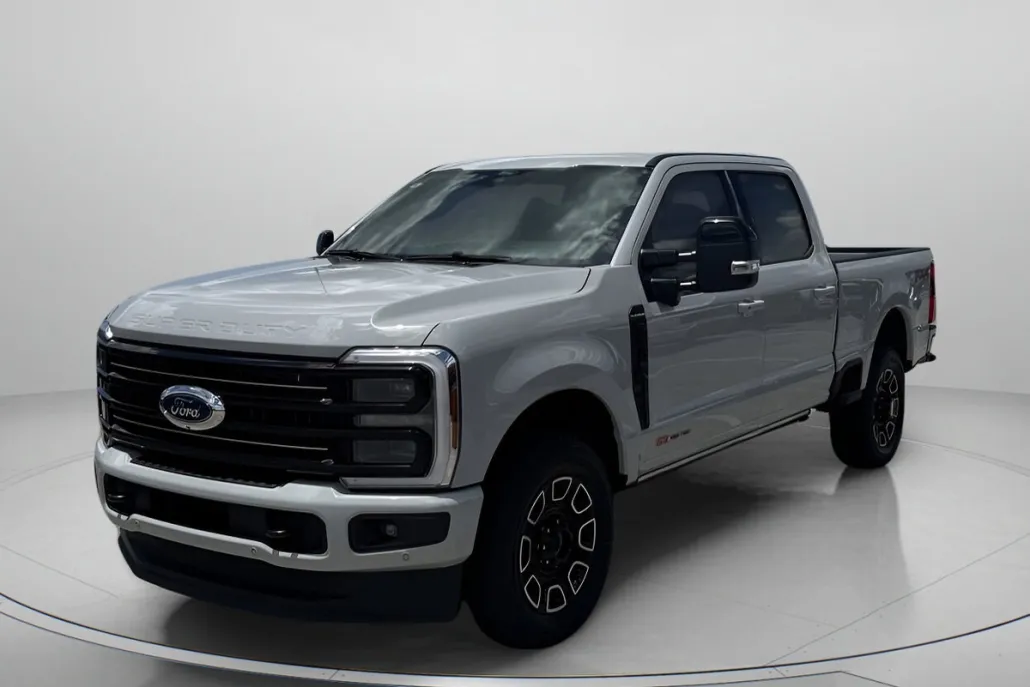 2025 Ford F-250 Platinum photo 1
