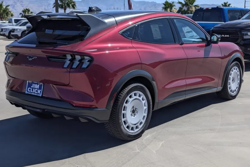 2025 Ford Mustang Mach-E GT photo 1
