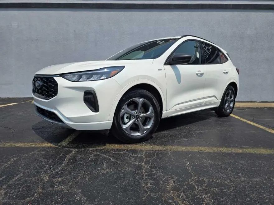 2024 Ford Escape ST-Line photo 1