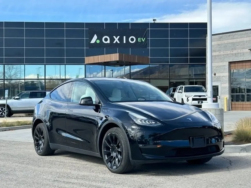 2021 Tesla Model Y Long Range photo 1