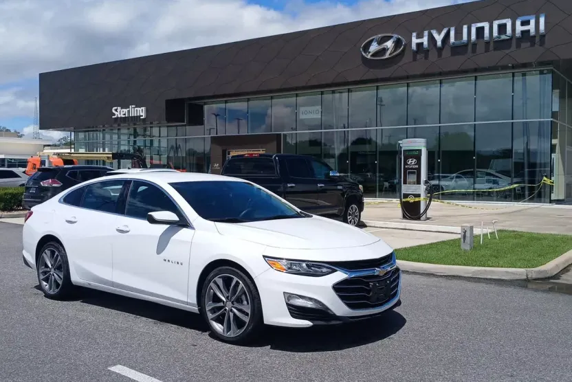 2024 Chevrolet Malibu Premier 2LT photo 1