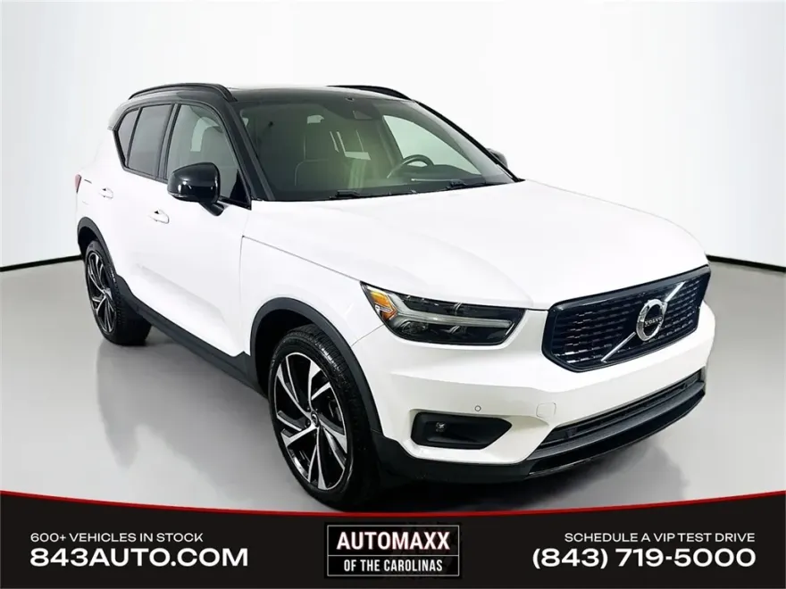 2020 Volvo XC40 R-Design photo 1