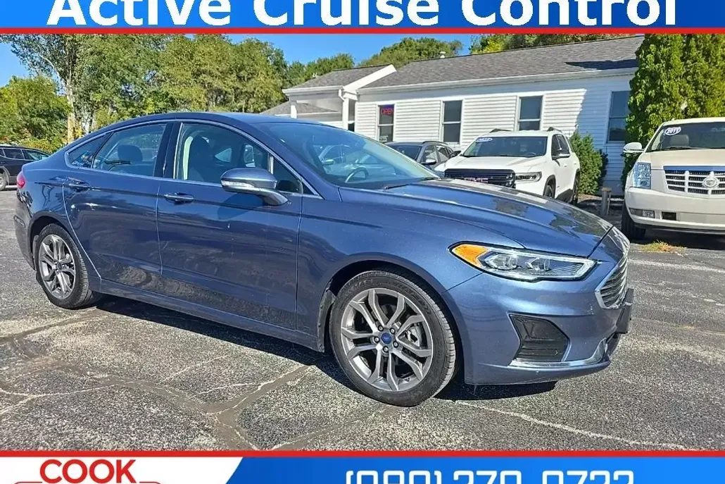 2019 Ford Fusion SEL photo 1
